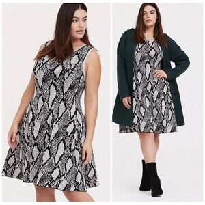 TORRID Snakeskin Print Sweater Knit Trapeze Dress Sleeveless Gray Black 1X 14 16